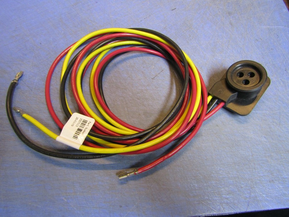 1 – Manitowoc Ice 2007613 Plug Assembly, Copeland 5’  long MAN2007613. NEW