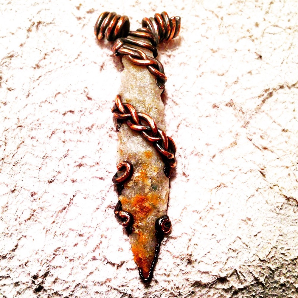 Apocalithics Tallahatta  Quartzite Knapped Arrowhead Pendant