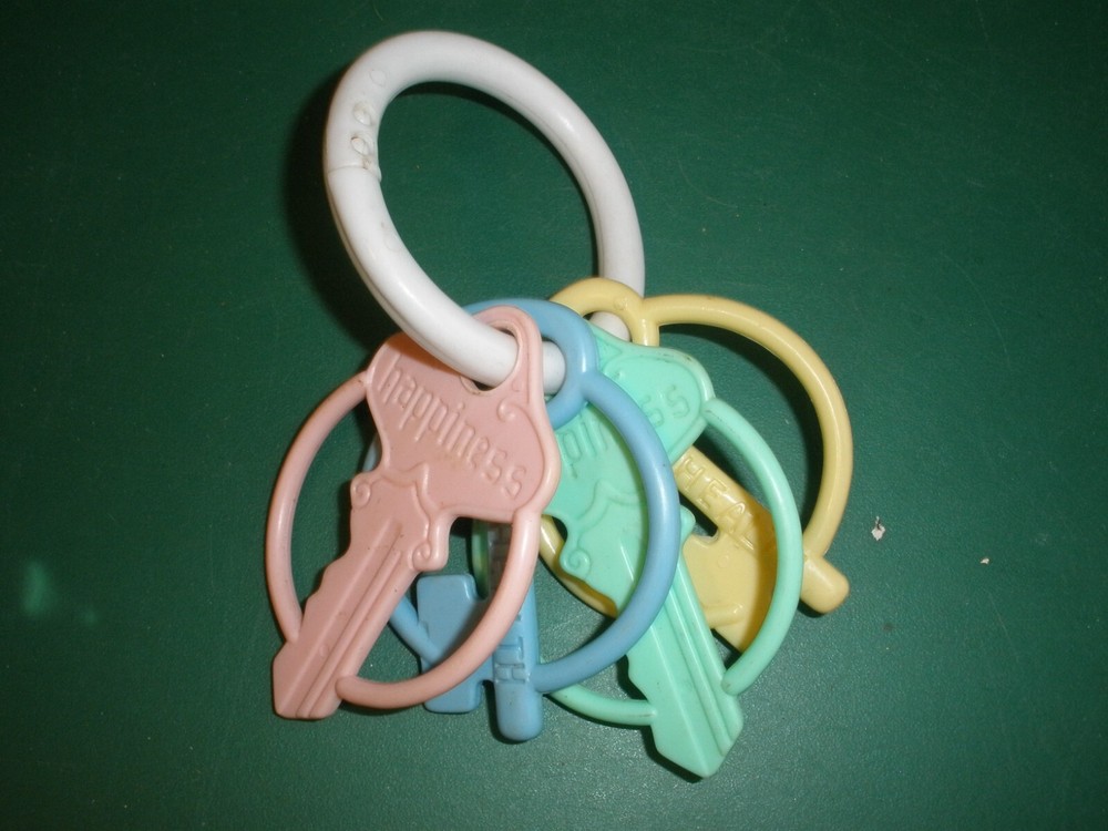 Vintage Pla-key Plastic Infant Ring EUC (T6)