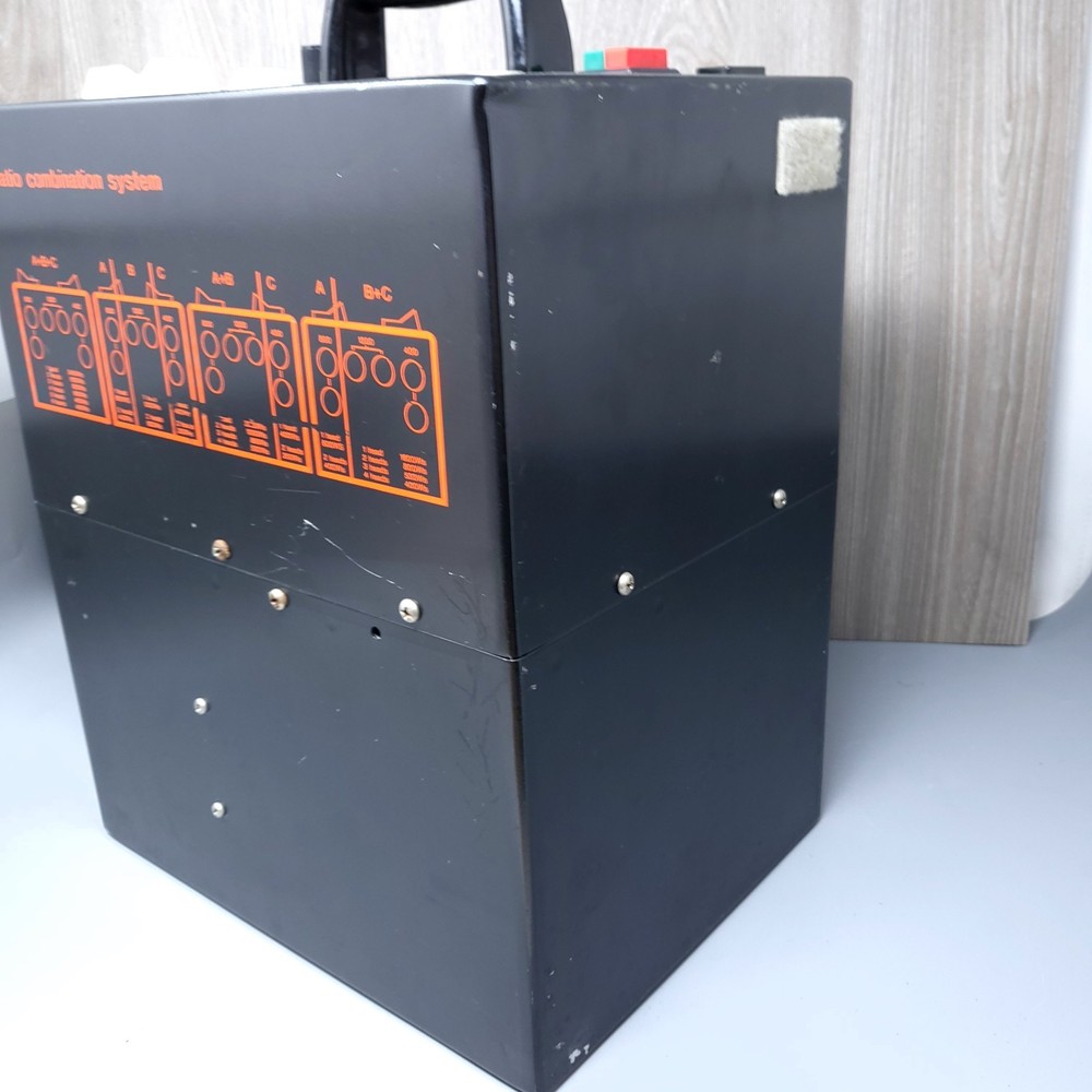Speedotron 2403C Power Pack Studio Flash Strobe Generator 2400Ws