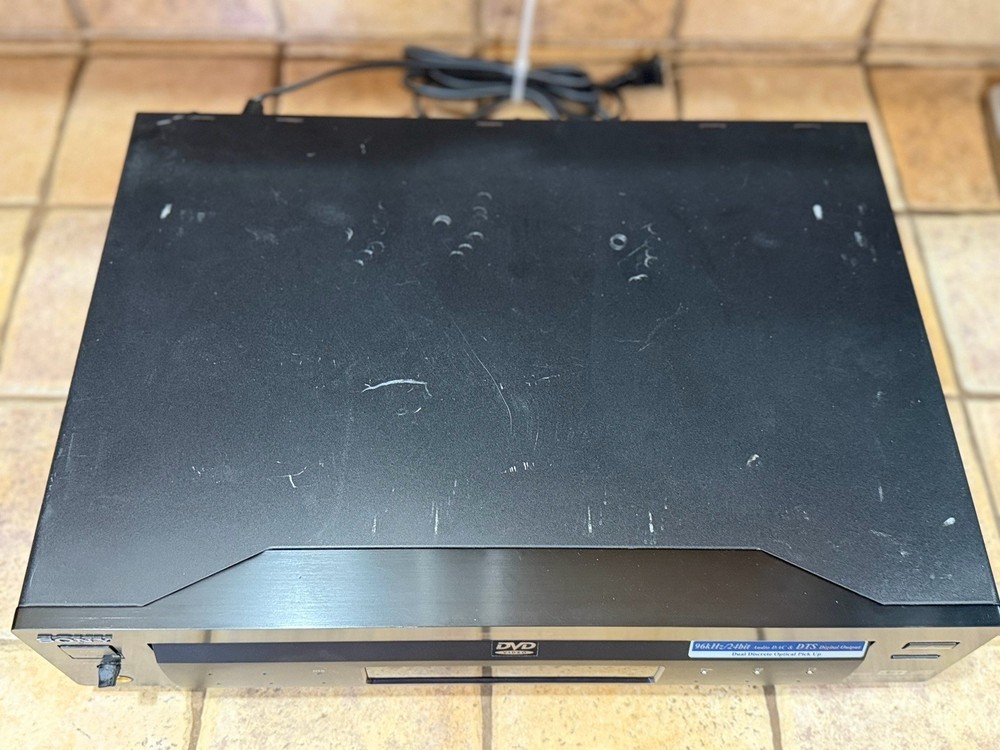 Sony DVP-S7700 Audio Video DVD/CD Player Reference Series W/Component Cables