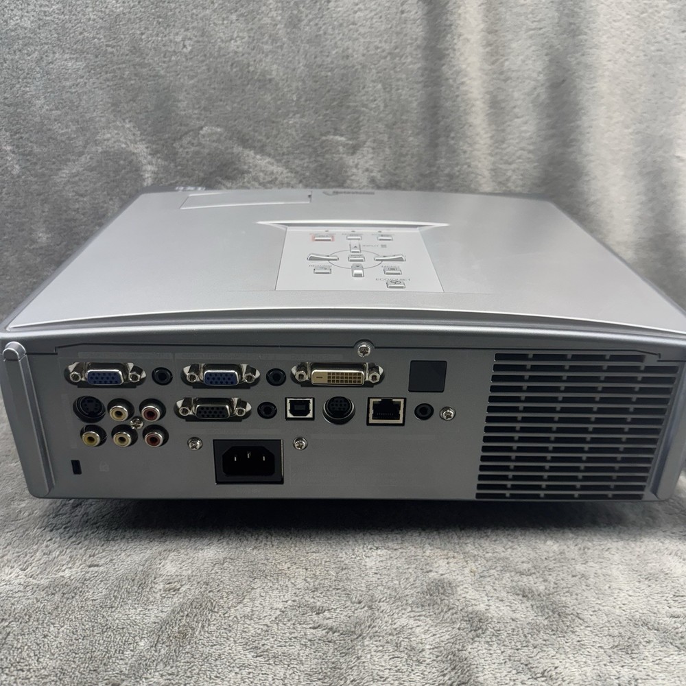 Sharp XG-C330X 3LCD Projector 3300 ANSI With Remote