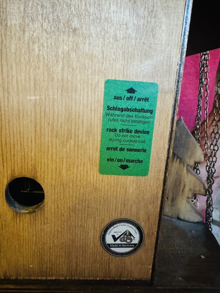 VINTAGE GERMANY Black Forest CUCKOO CLOCK