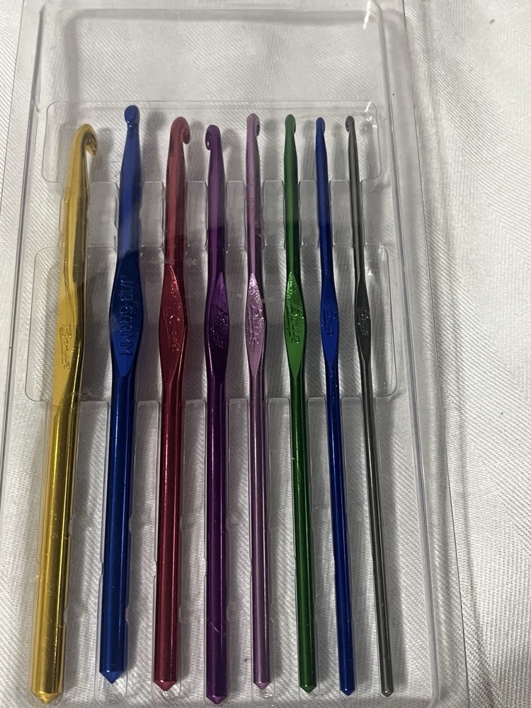 Set Of 8 Crochet Hooks