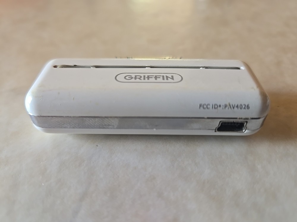 Vintage Griffin iTrip FM Transmitter for Apple iPod Classic 30-Pin Dock White...