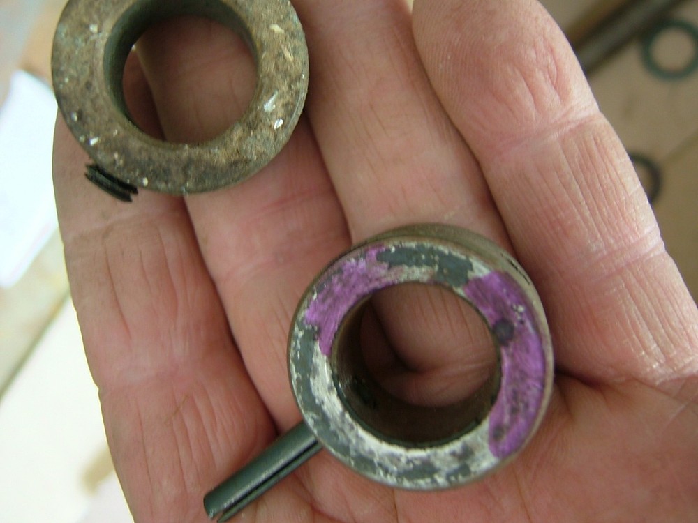 DELTA 10" UNISAW BLADE ELEVATE/LOWER SHAFT ASSY.