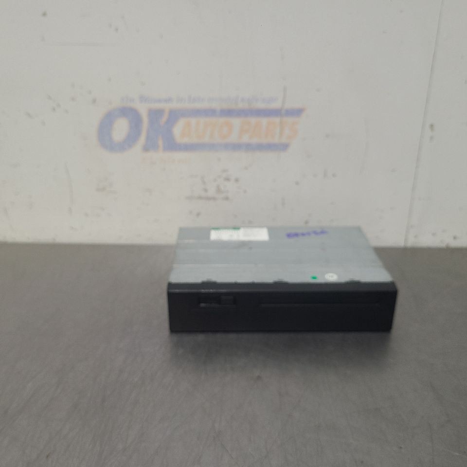 05 2005 LEXUS LX470 CD PLAYER 8684150090