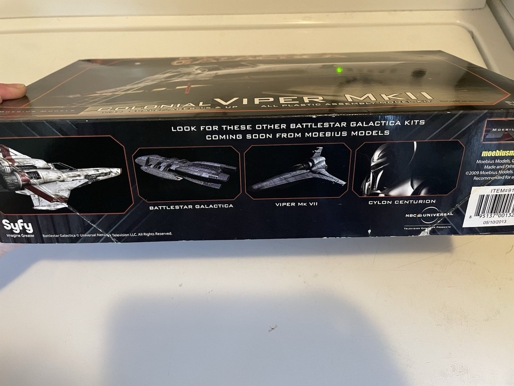 Moebius Models Battlestar Galactica Colonial Viper Mk II 1:32 Plastic Model Kit