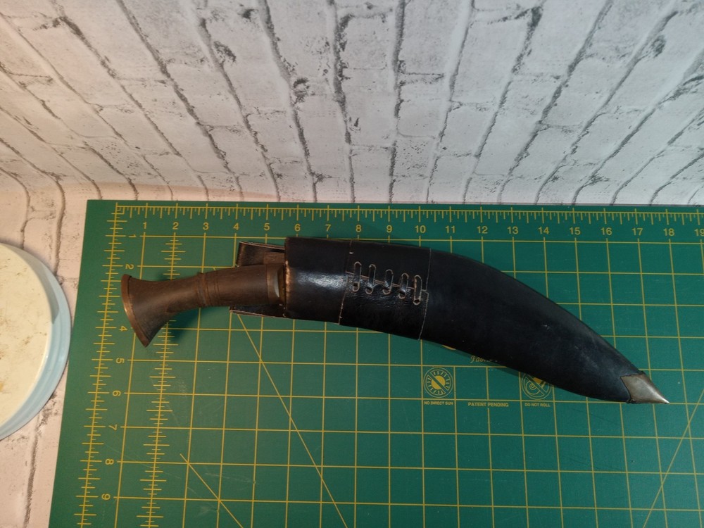 Post WW2 Gurkha Kuki In Leather Scabbard (READ BIO BELOW)