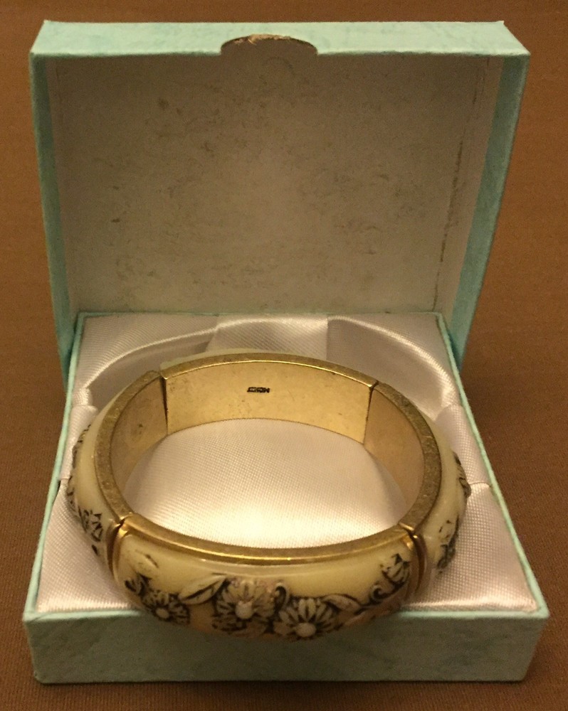 Chic Signed Monet Hinged Bracelet in box bling
