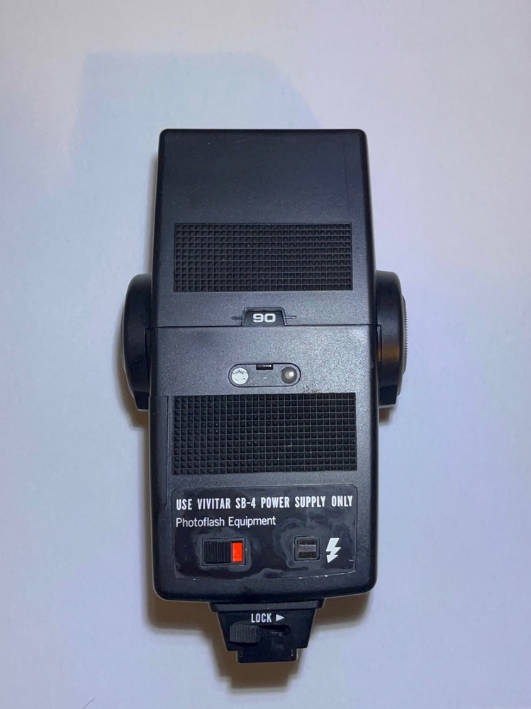 Vivitar Auto Thyristor 283 Flash, PLUS wire connector, Tested Works