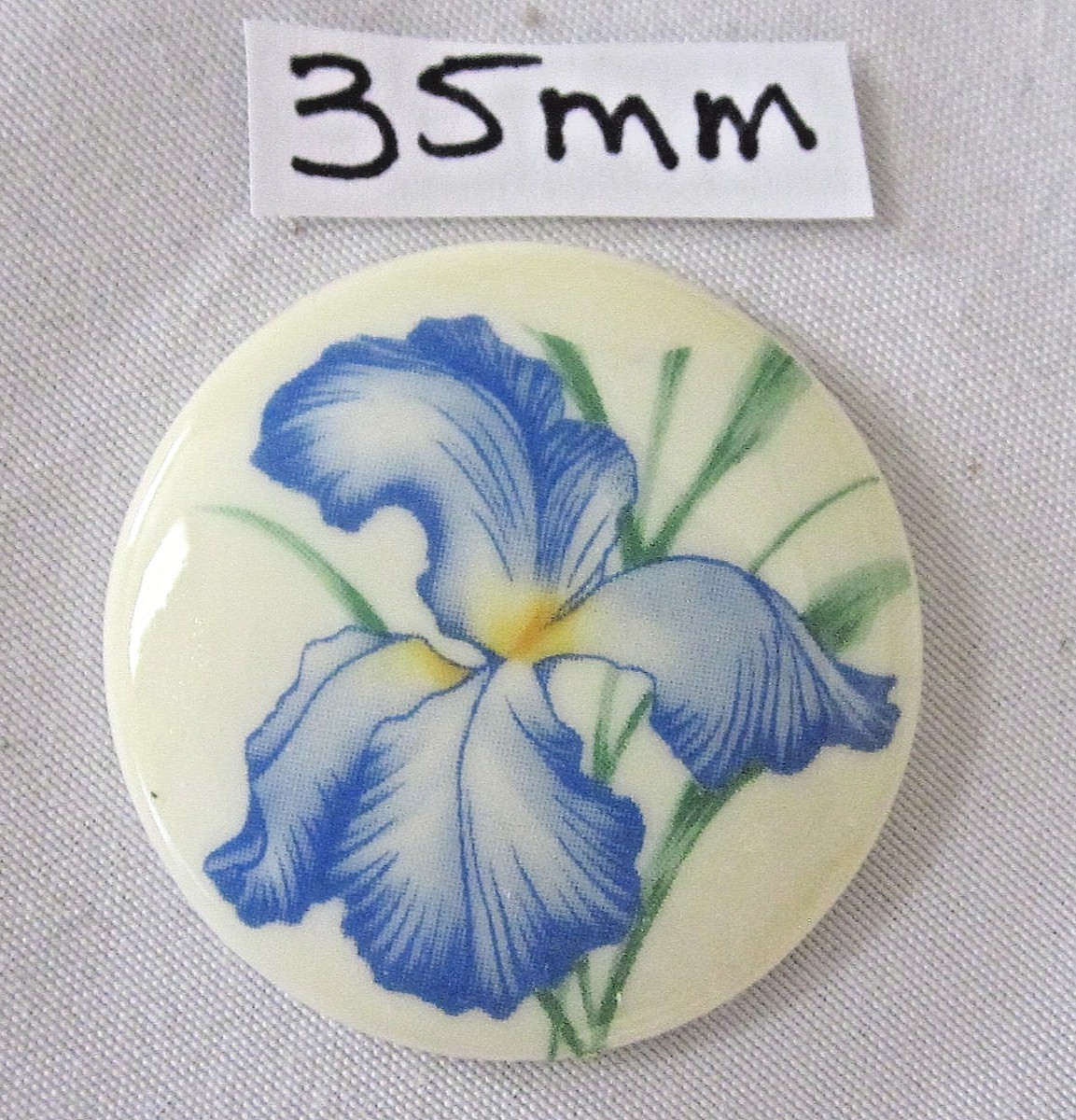 * SALE* VTG CAMEOS 40x30mm HUGE 17piece LOT JEWELRY RESIN FINDINGS REPAIR CRAFTS