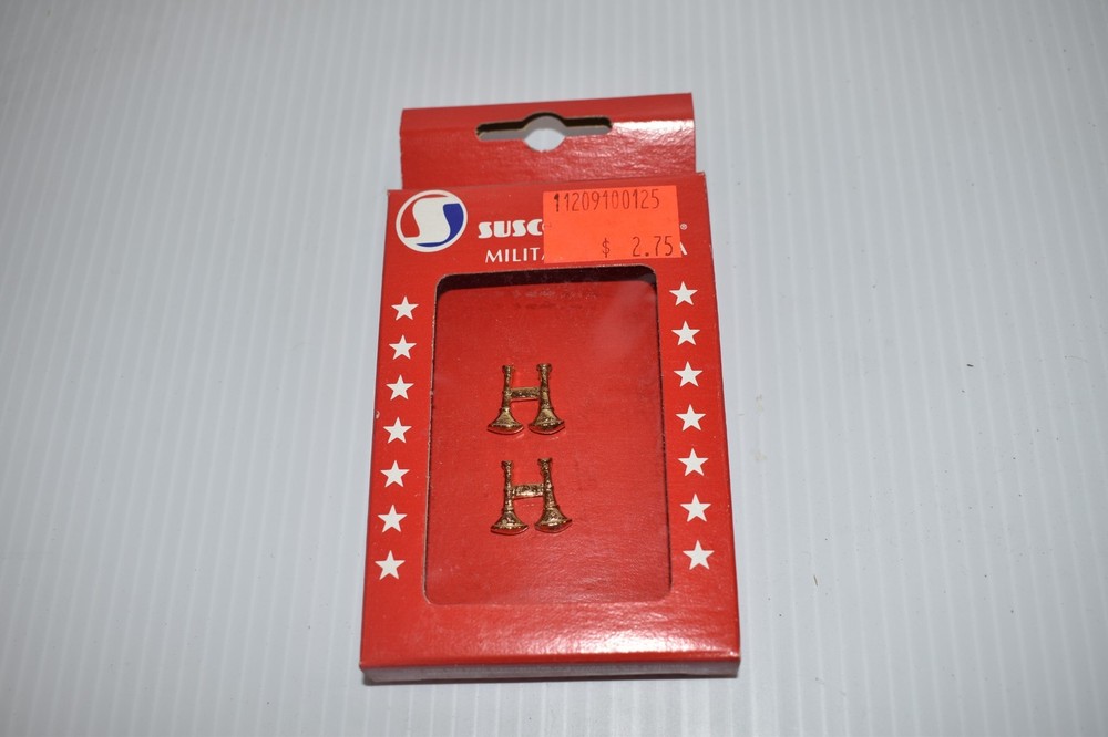 *LR* TWO BUGLES FIRE?  VINTAGE UNIFORM COLLAR PINS OR INSIGNIA by SUSCO (UXR28)