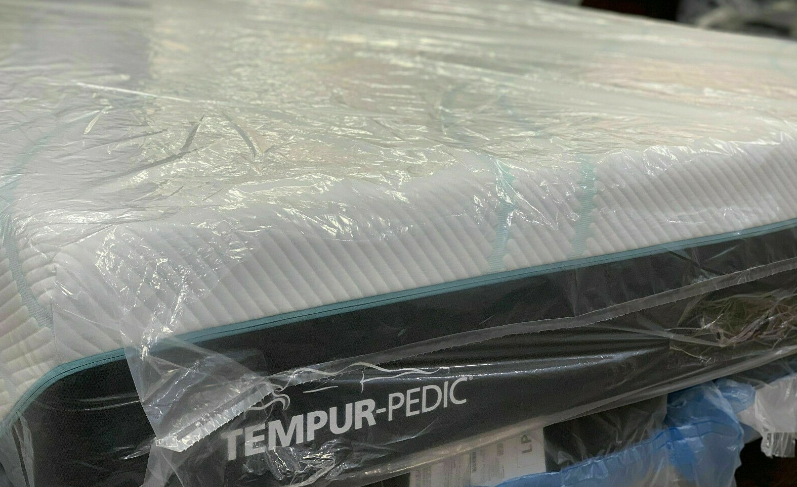 TempurPedic PRO ADAPT HYBRID MEDIUM CAL KING MATTRESS CLEARANCE FAST SHIPPING