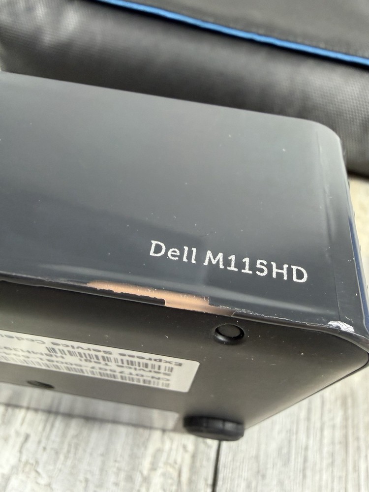 Dell M115HD LED DLP Mini Mobile Projector Bundle