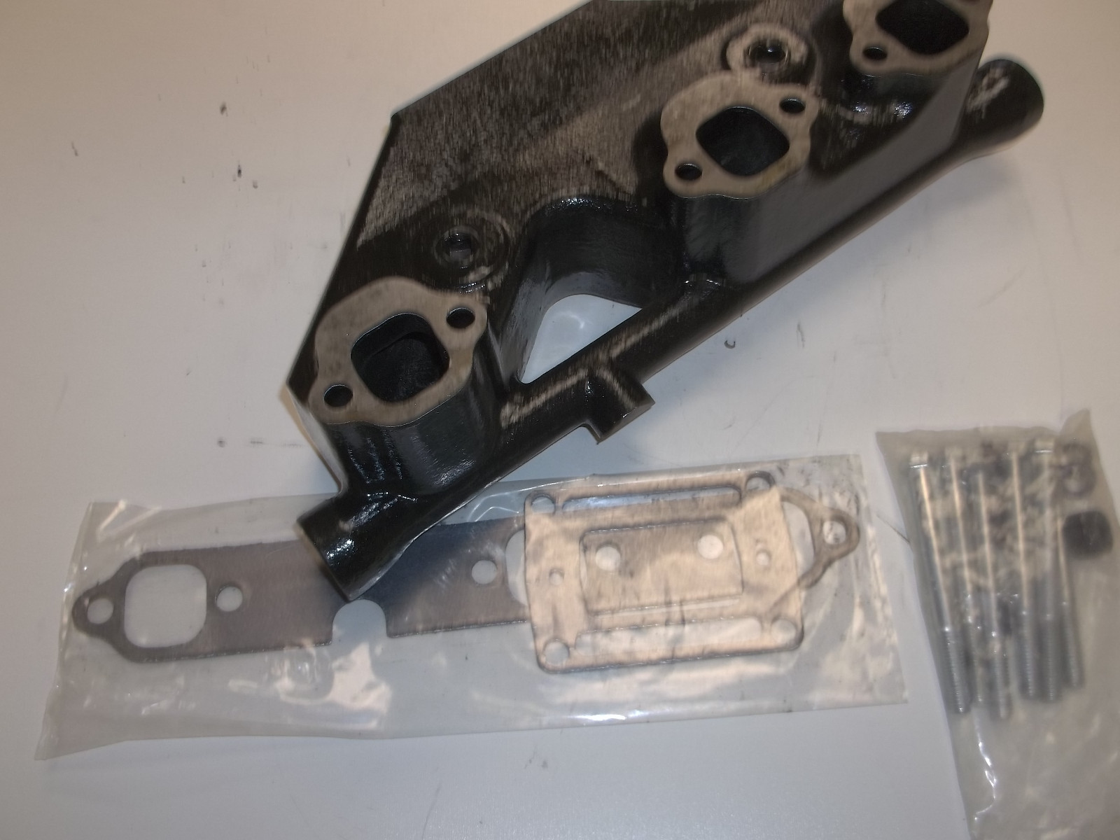 Volvo Penta OMC Marine Exhaust Manifold 4.3L V6 3857656 3852338-7