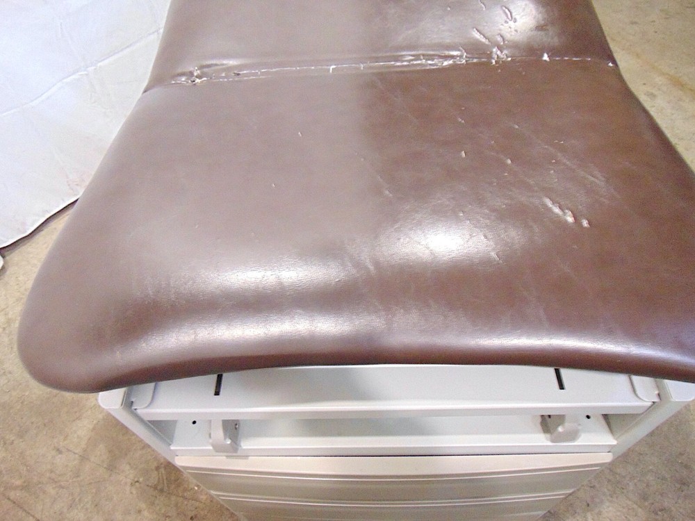 Brewer 5001-15 Exam Table - S7428