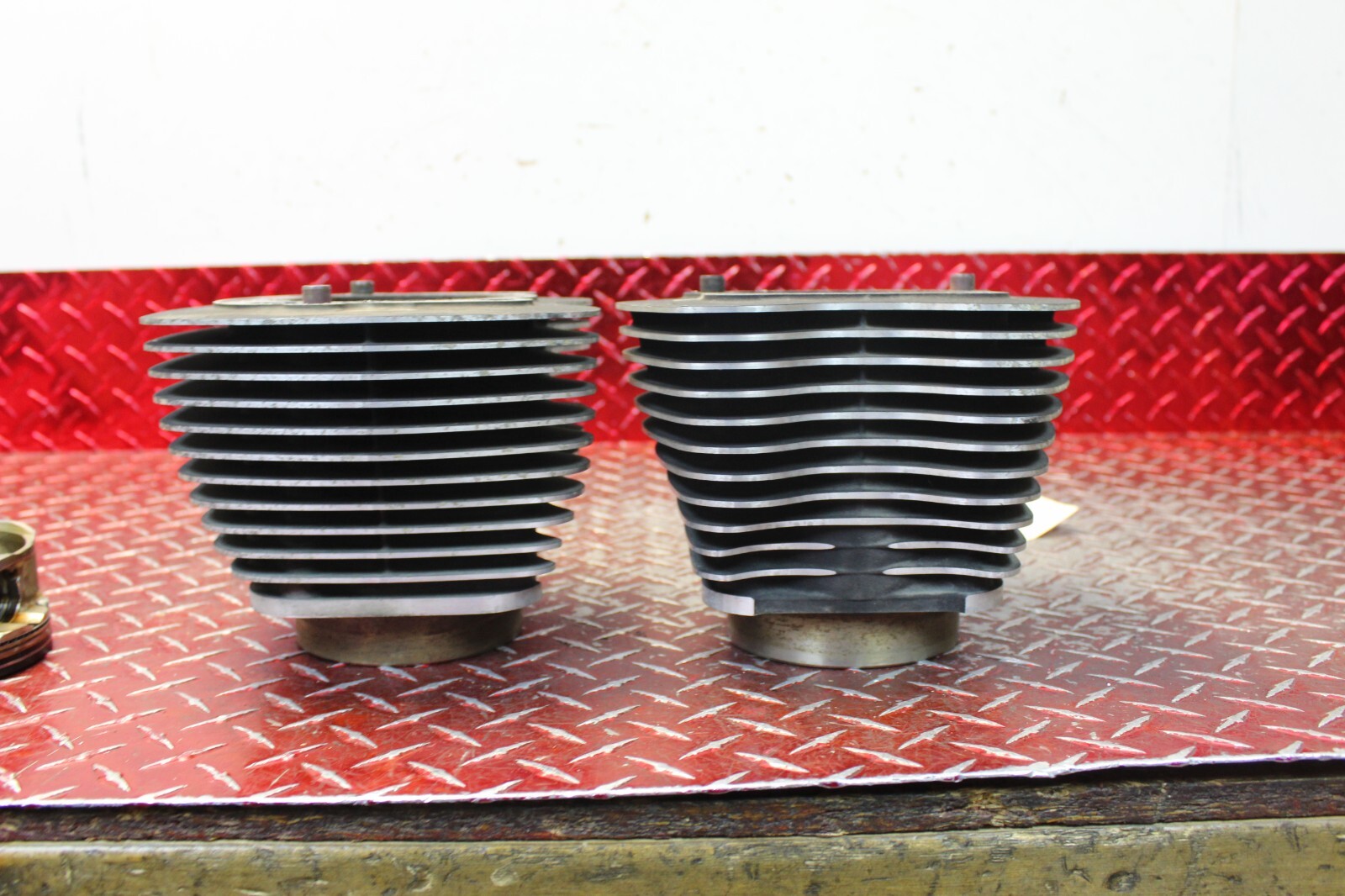 2007 HARLEY DAVIDSON HERIATGE SOFTAIL 96 OEM STOCK CYLINDER JUGS & PISTONS HST26