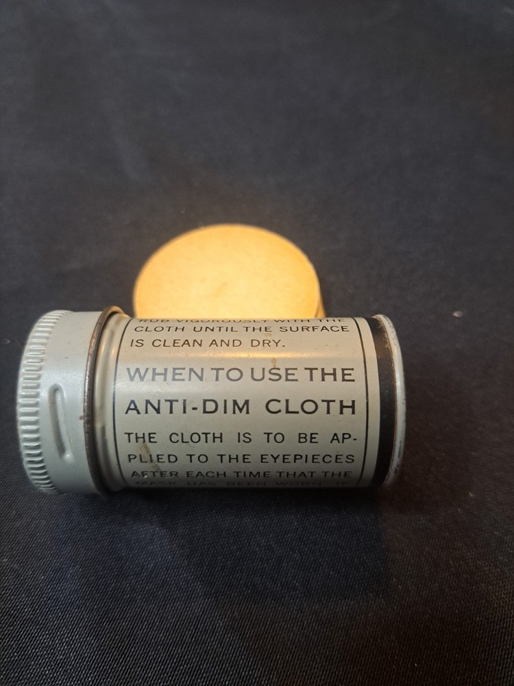 ORIGINAL WWII US ARMY GAS MASK CARRY BAG INSERT ANTI-DIM CLOTH