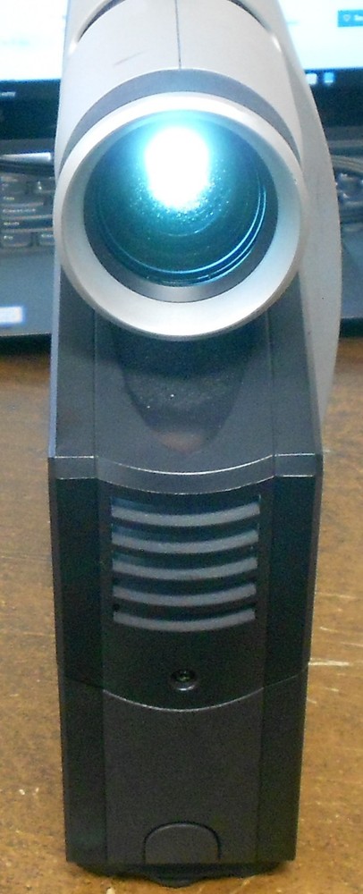 Compaq Portable Projector MP1800 Fully Functional 0303-02M