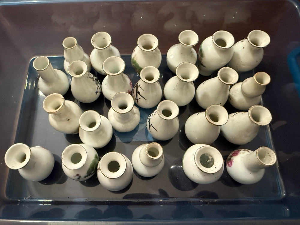 2" Porcelain Vase 25pcs