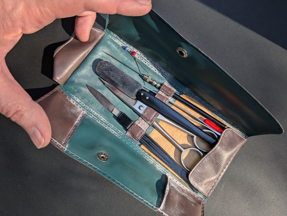 1960 era dissecting kit with closable plastic case