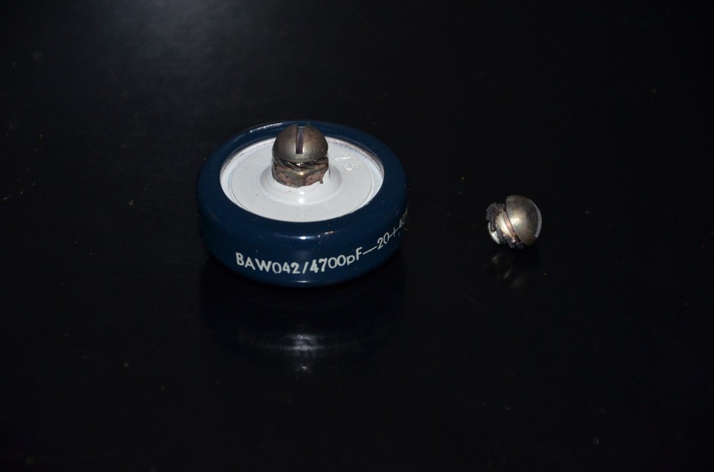 LCC France 4700pF 3.5KV doorknob NOS capacitor for professional broadcast radio