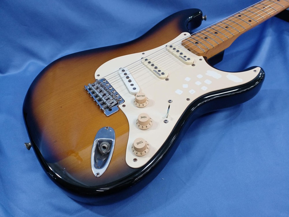 FENDER JAPAN STRATCASTAR Electric Guitar