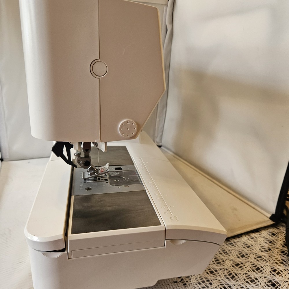 Pfaff Passport 2.0 Sewing Machine