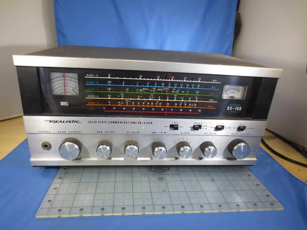 Realistic DX-160 Solid State Communications Receiver Powers on (Parts/Fix ONLY!)