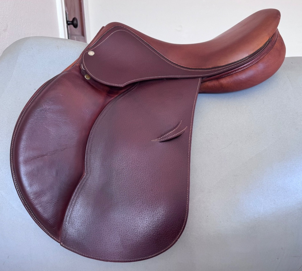 17.5" Devoucoux Oldara Saddle - 4A - Integrated Panels -Grain / Calf - Stunning!