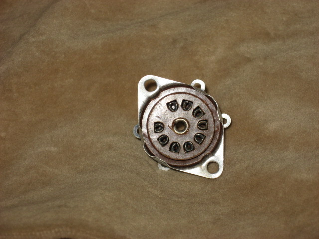 Tube Socket, 9 pin, chassis mount, new