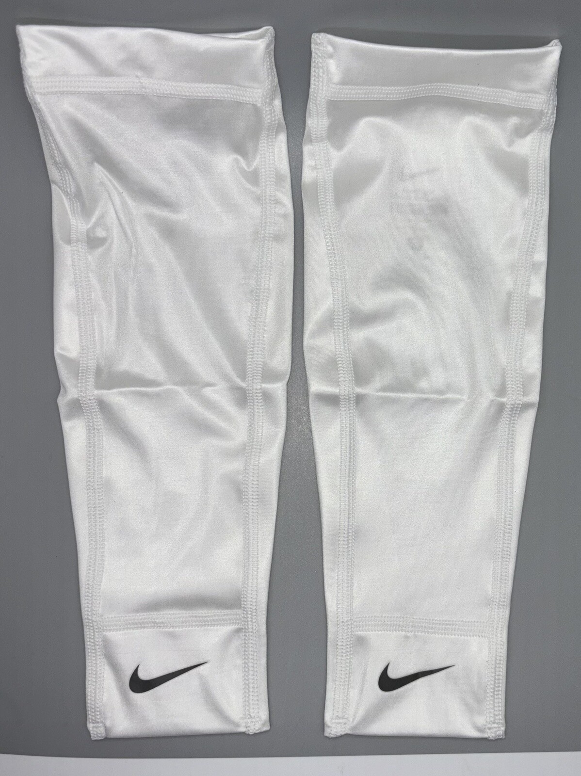 Nike Oregon Ducks Track PE Women’s Medium White Calf Leg Sleeves X’s 2 BRAND NEW