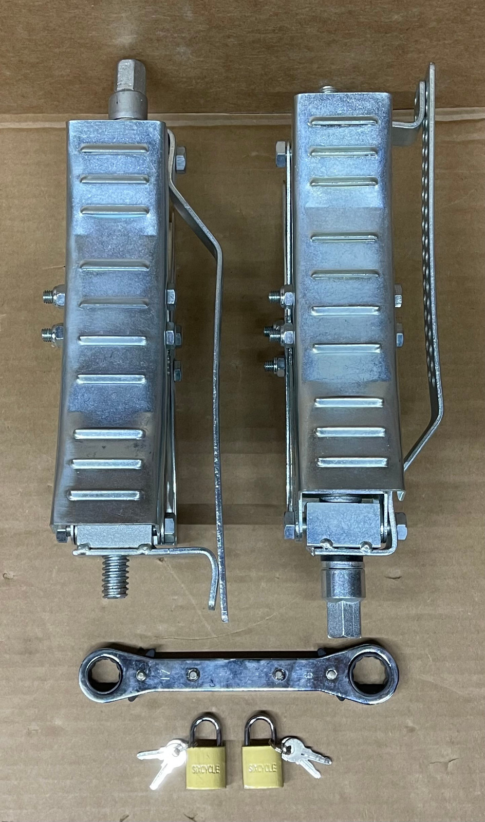 RV Camper Wheel Chock Stabilizer Rv Wheel Chock X Locking For Travel Trailer