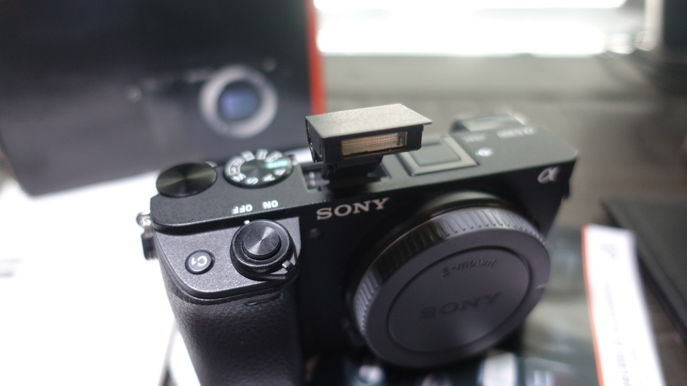 Sony a6300 Mirrorless Camera - Used (3475 shutter count) Needs sensor cleaned
