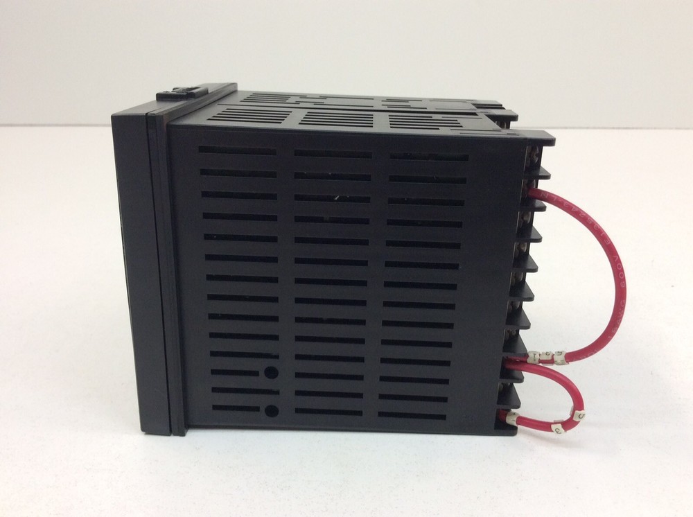 Omron E5AK-TAA2-500 Process, Temperature Digital Controller Relay LED 100~240VAC