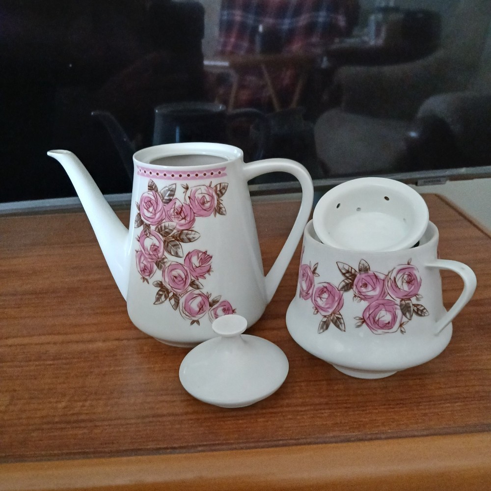 Pink Rose Peynet Style Tea Pot