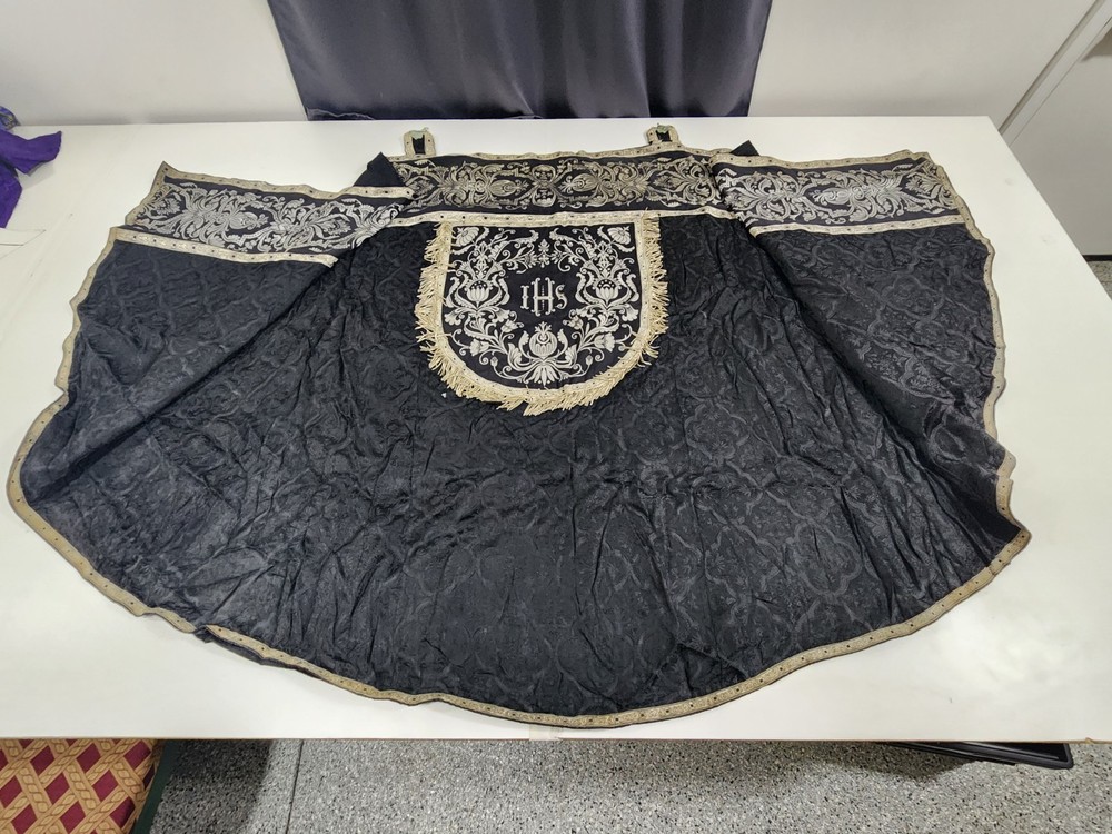 Antique Black Cope