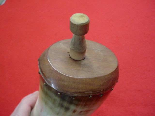 Muzzleloader Powder Horn- 8" Length- No Strap - Nice !! (E)