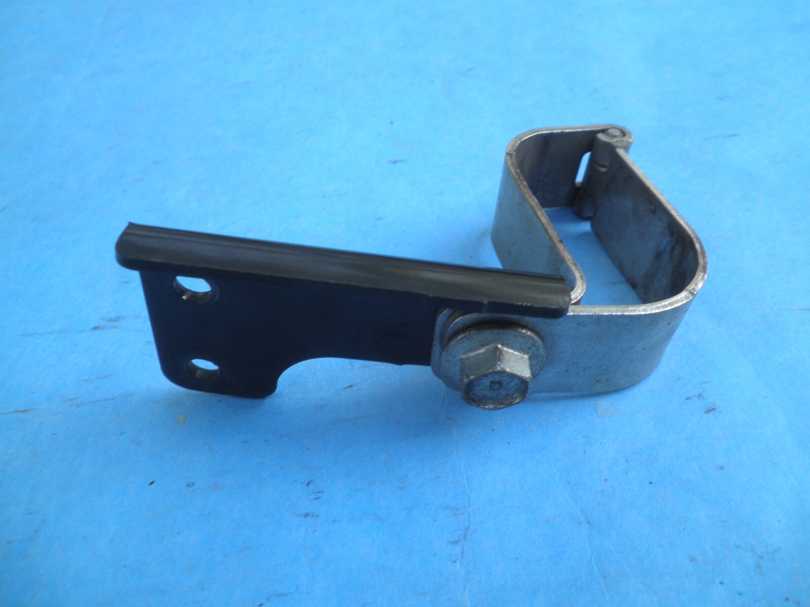 2009-2024 HARLEY OEM TOURING FLHT FLHX CROSSOVER EXHAUST MOUNTING CLAMP BRACKET