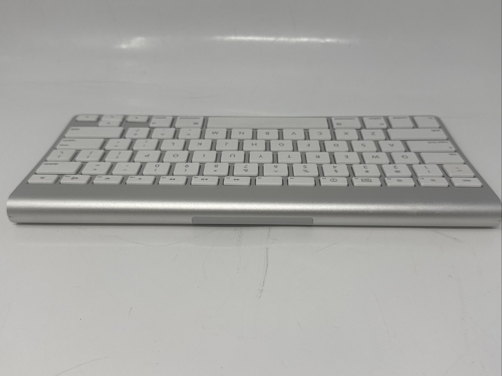 Genuine Apple A1314 Bluetooth Wireless Magic Keyboard Bluetooth TESTED WORKING!