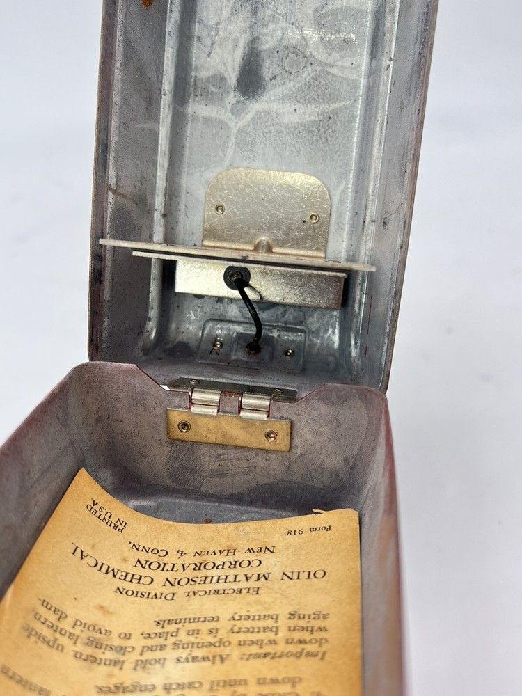 Vintage Portable Utility Lantern Light Olin By Winchester Untested
