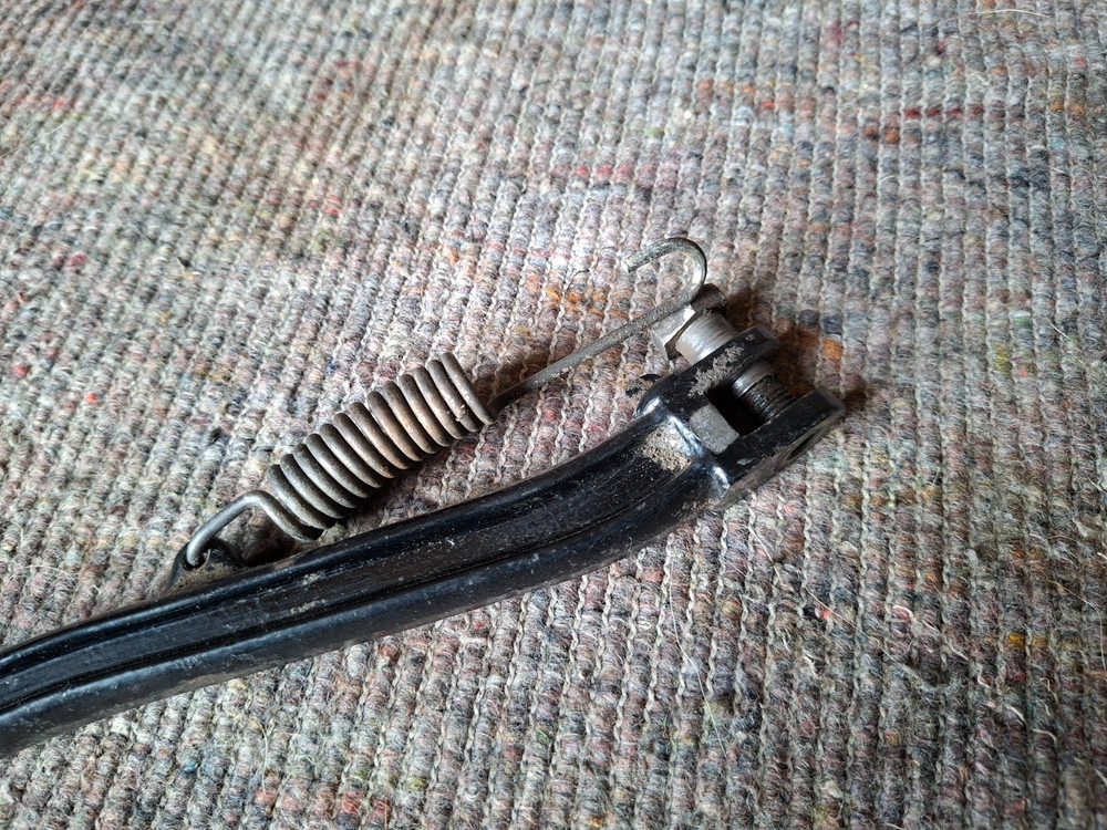 Kawasaki GT550 - Side Stand & Spring