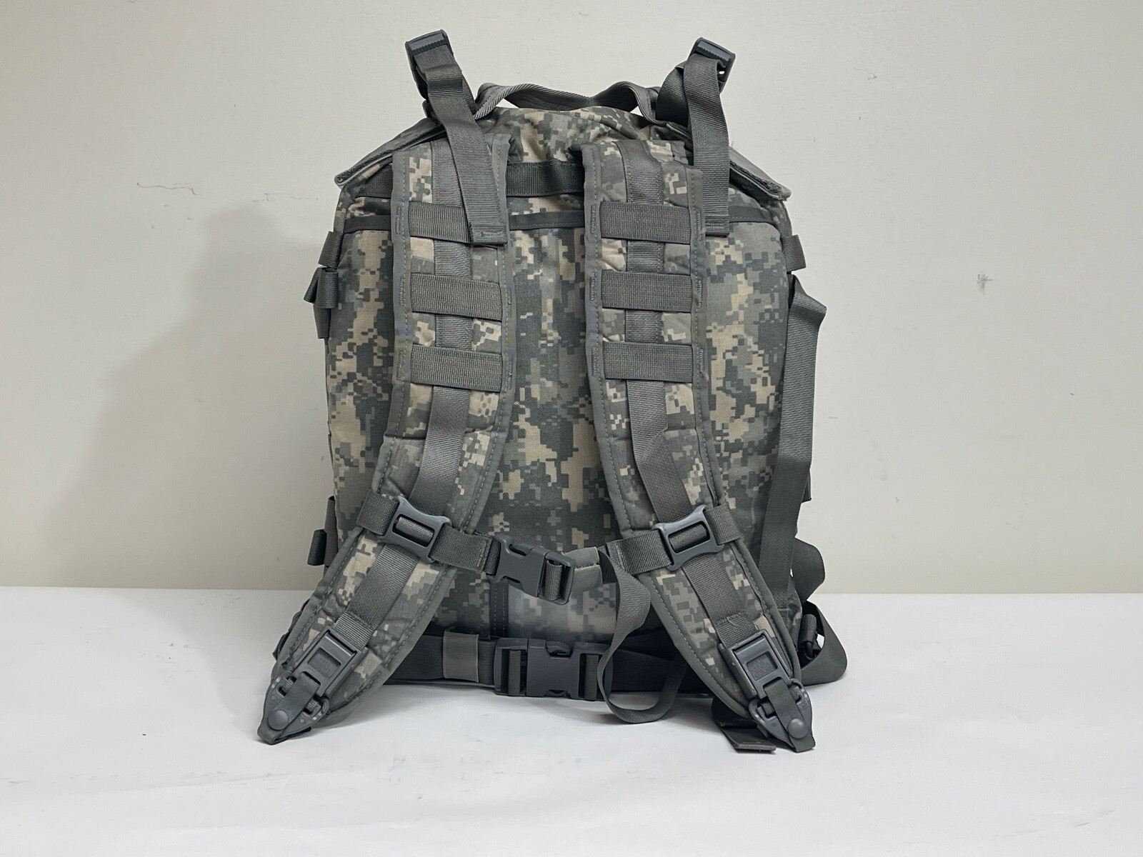 US MILITARY ACU MOLLE II ASSAULT PACK W/STIFFENER 3 DAY BACKPACK