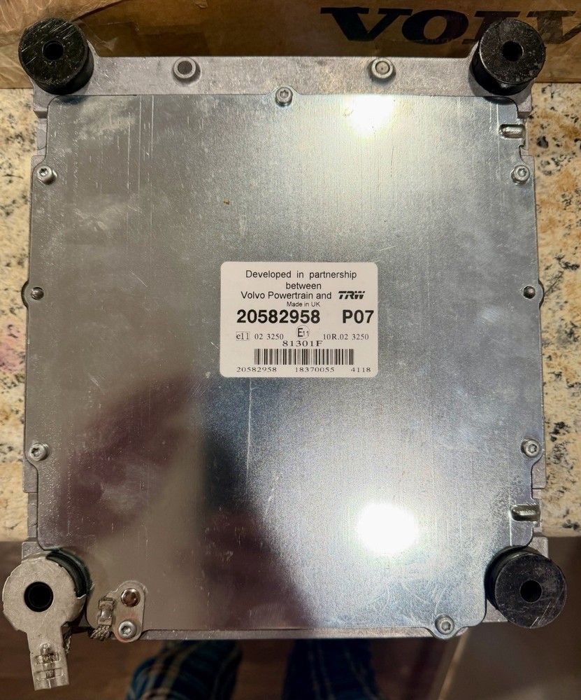 VOLVO 20582958 ECM Engine Control Module ECU OEM New Never Installed