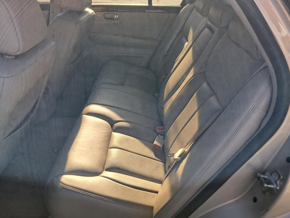 DTS 2007 Glove Box 4830433