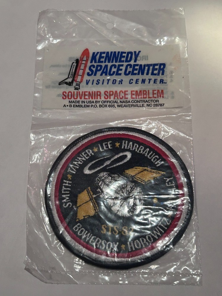NASA Space Shuttle Discovery STS-82 Mission Patch HST 2nd Servicing A-B Emblem