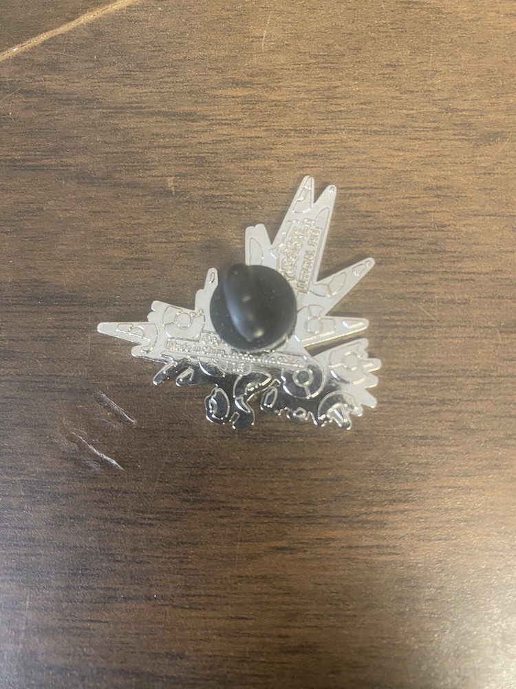 Pokemon Zapdos Pin