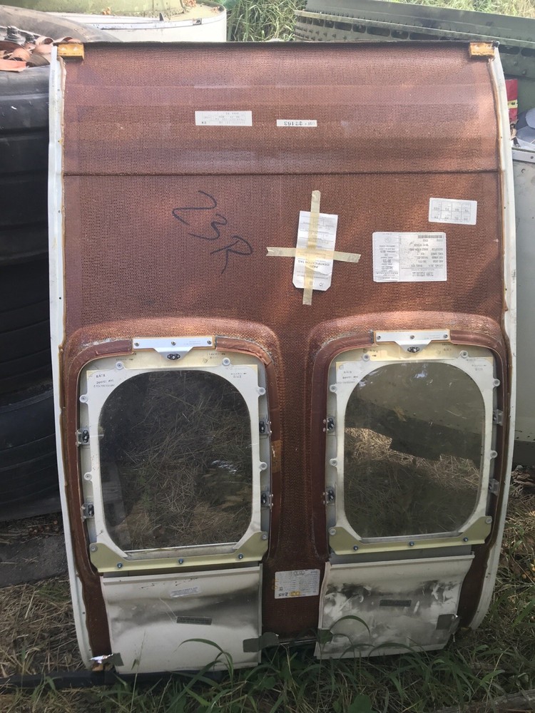 Aircraft interior wall panels