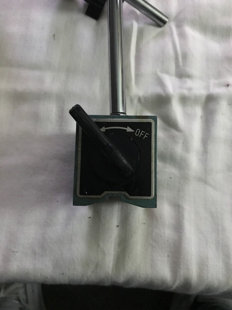 gage magnetic base holder